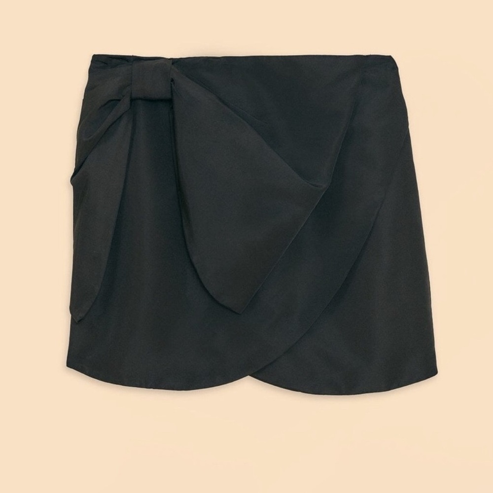 FARM Rio Black Skirt - Picture 2 of 5